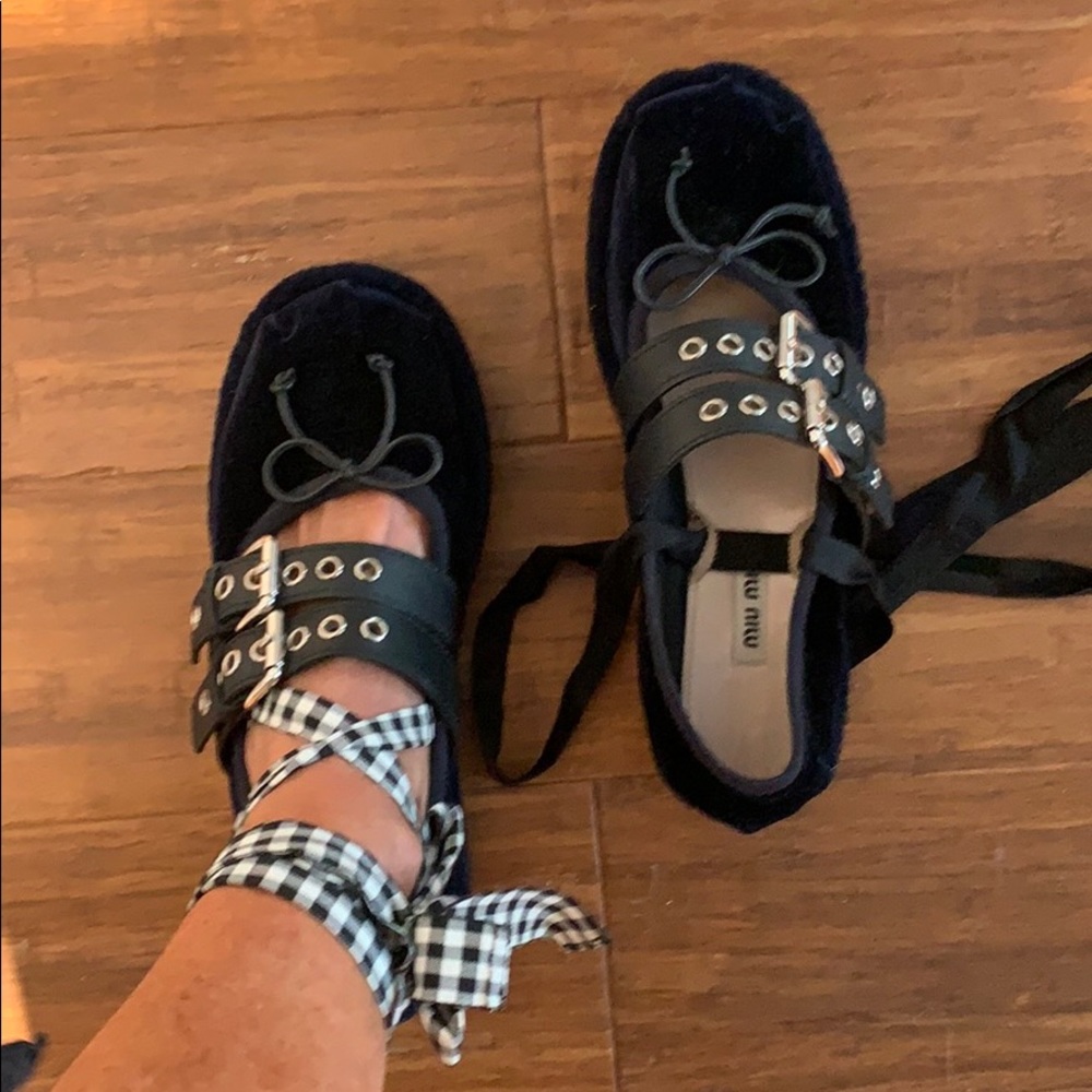 Velvet ,2” platform.